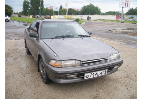 Toyota Carina, 1992
